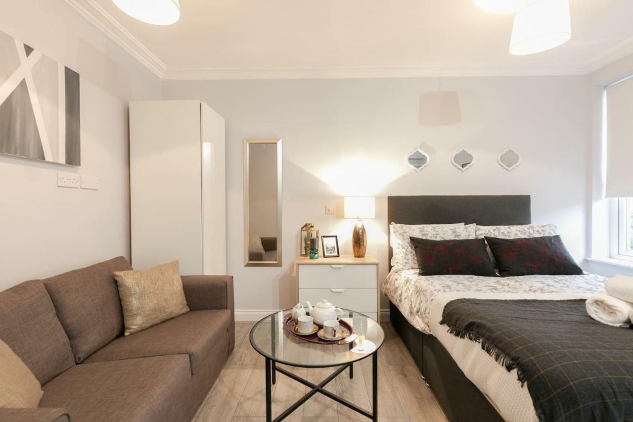 Berkshire Apartment 11Helena House Lux Studio Apartment 독서 외부 사진