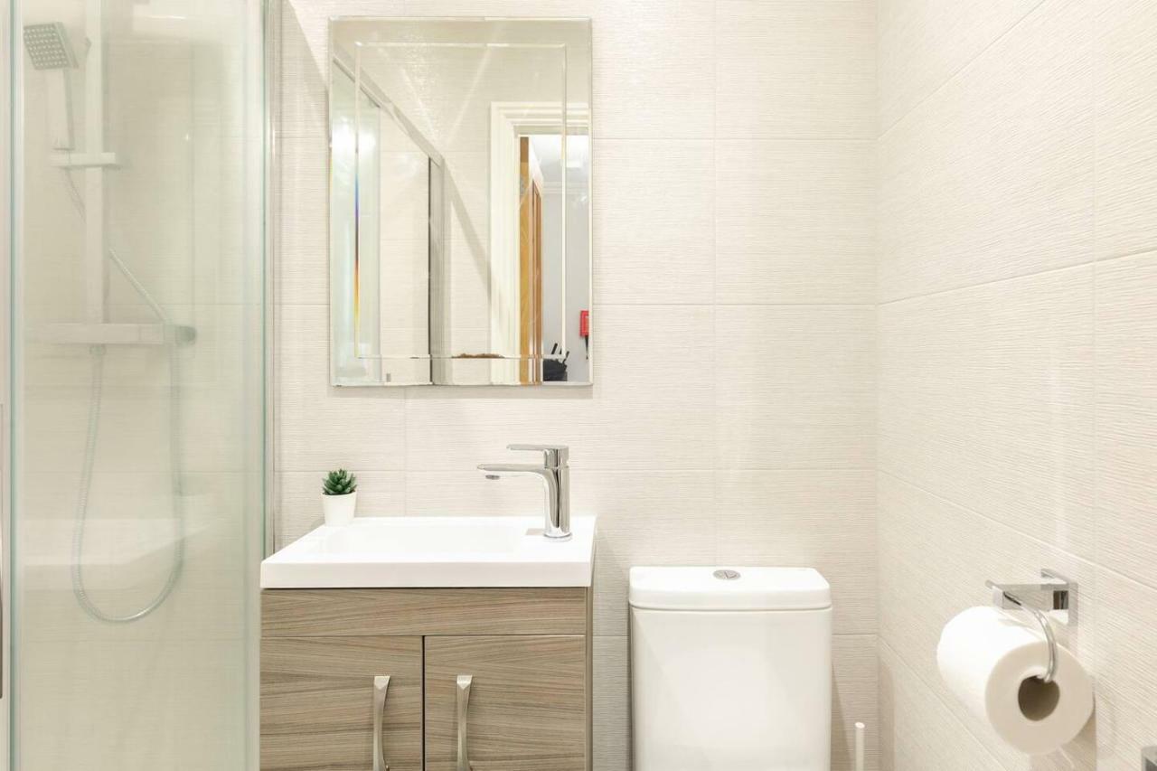 Berkshire Apartment 11Helena House Lux Studio Apartment 독서 외부 사진